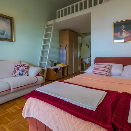 Ivan & Anka Bojko Apartament Selce